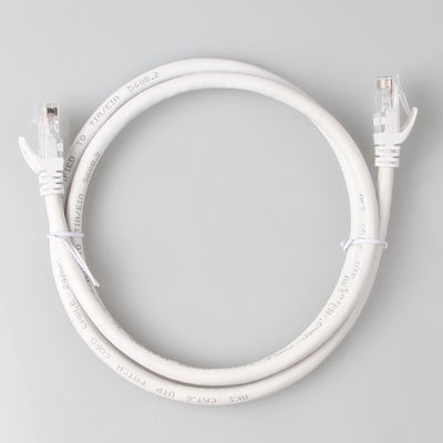 پچ کورد UTP Cat6 سفید 24AWG 7/0.2 ژاکت LSZH PVC با کانکتور RJ45